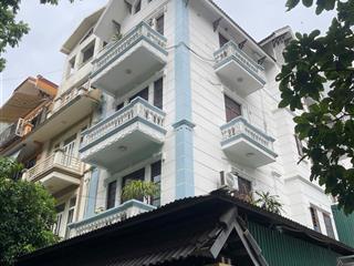 Cho thuê biệt thự lô góc trung hòa 190m², 4,5 tầng giá 70tr
