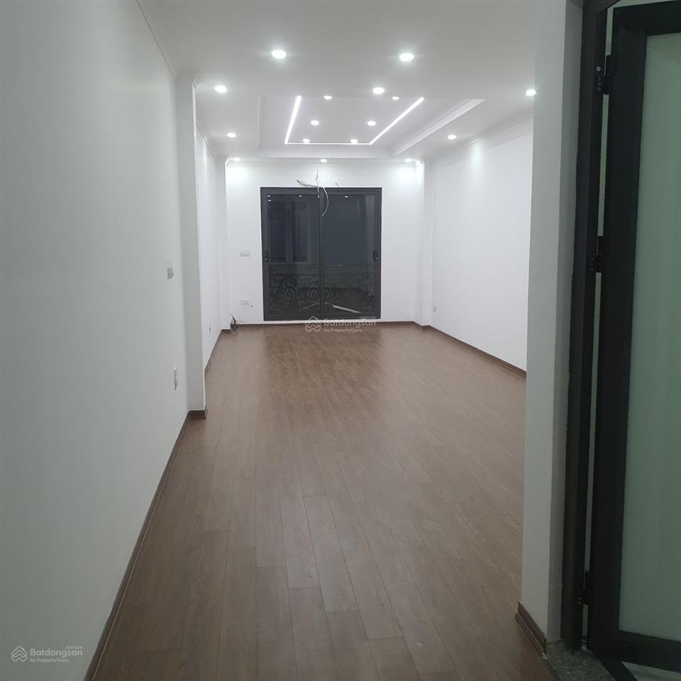 Cho thuê nhà trần duy hưng, cầu giấy. 55m², 7 tầng có thang máy, giá 30tr