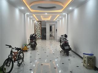 Cho thuê nhà trần duy hưng, cầu giấy. 55m², 7 tầng có thang máy, giá 30tr