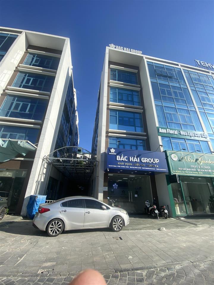 Chính chủ cho thuê tòa văn phòng mặt đường tố hữu 100m2 6 tầng có thang máy, 55tr/th