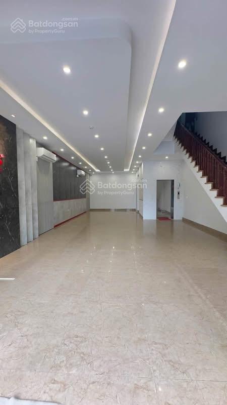 Chủ nhờ bán liền kề phố trung hòa 79m nhà 4 tầng mặt tiền 6m giá 40 tỉ