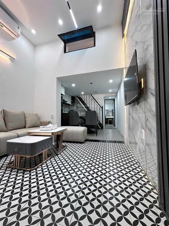 Tập thể tầng 1  sân rộng 4m  xã đàn  dtsd 60m2  không có nhà trên đầu  3.65 tỷ