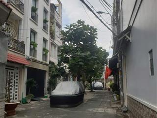 Nhà đối diện b viện gò vấp cũ, sân đậu xe hơi,10,x tỷ , 3 tầng