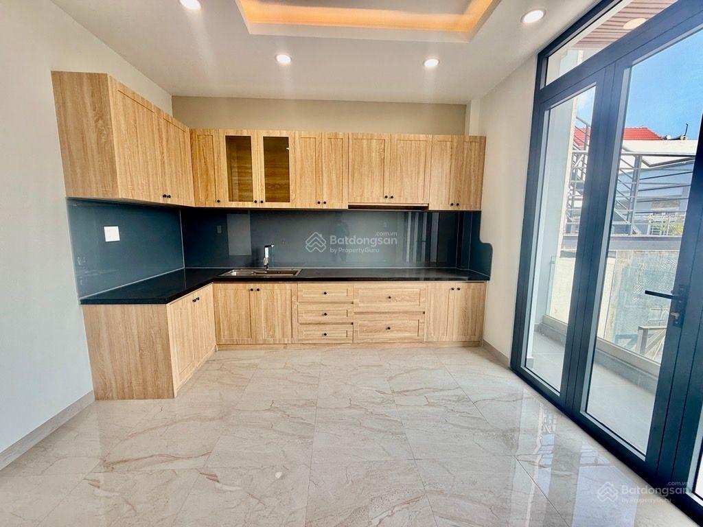 Bán nhà mới 5 tầng mặt tiền kd  ngay trục phạm văn đồng  kha vạn cân p. thủ đức giá 10,45 tỷ