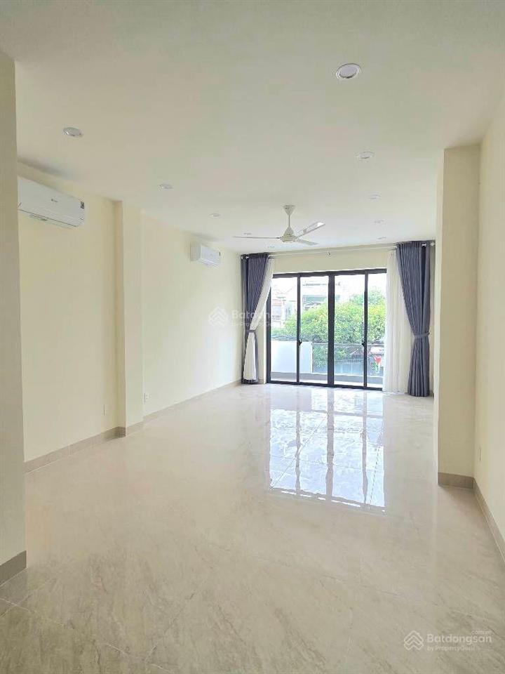 Nhà mặt tiền 5 tầng đường 12m + thang máy  giáp phạm văn đồng  kha vạn cân  chỉ 16,5 tỷ