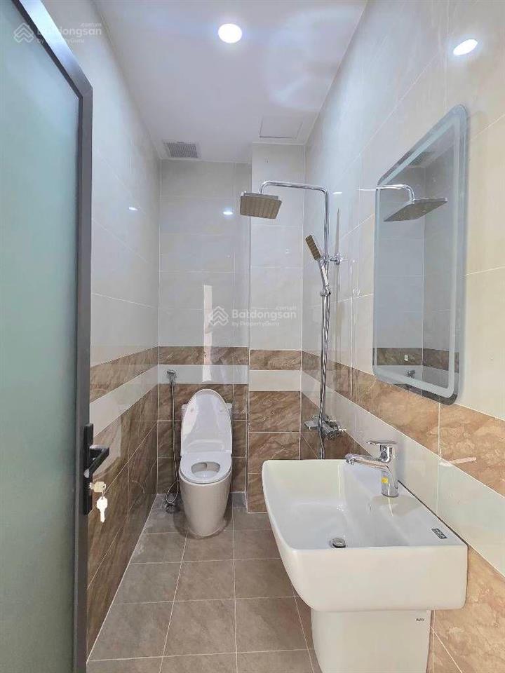 Nhà mặt tiền 5 tầng đường 12m + thang máy  giáp phạm văn đồng  kha vạn cân  chỉ 16,5 tỷ