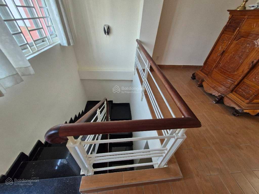 Nhà 4 tầng hẻm xe tải  kdc ngay lê văn chí  bv thủ đức  4pn  chỉ 7,55 tỷ