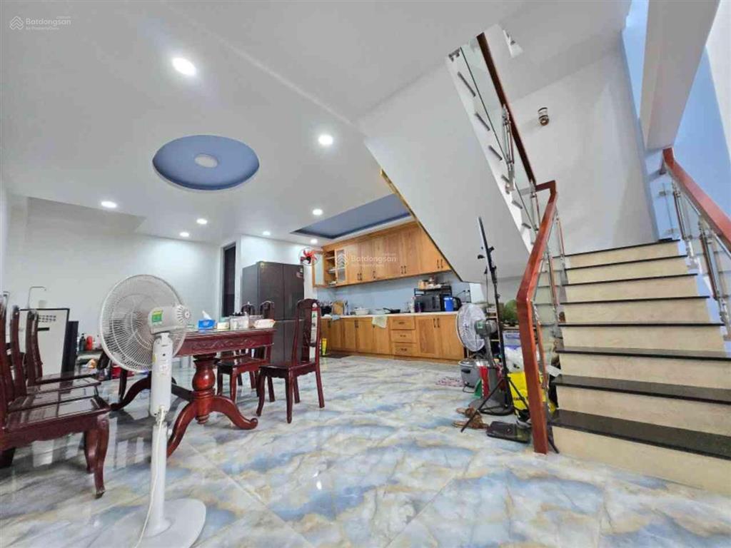 Nhà đẹp 4 tầng kdc ngay công viên linh trung  sát hoàng diệu 2  93,3 m² ngang 5,5m  giá 10,3 tỷ