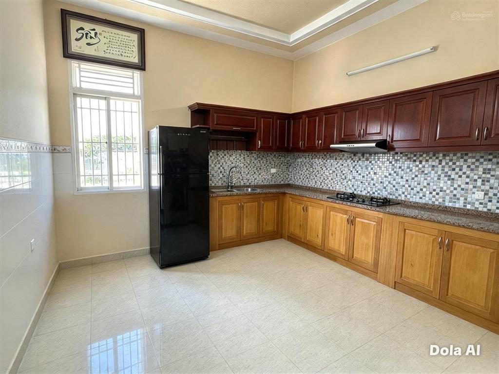 Nhà đẹp ở ngay  3 tầng hẻm ô tô  kdc đặng văn bi  thủ đức  dt sàn 160m giá 7,4 tỷ