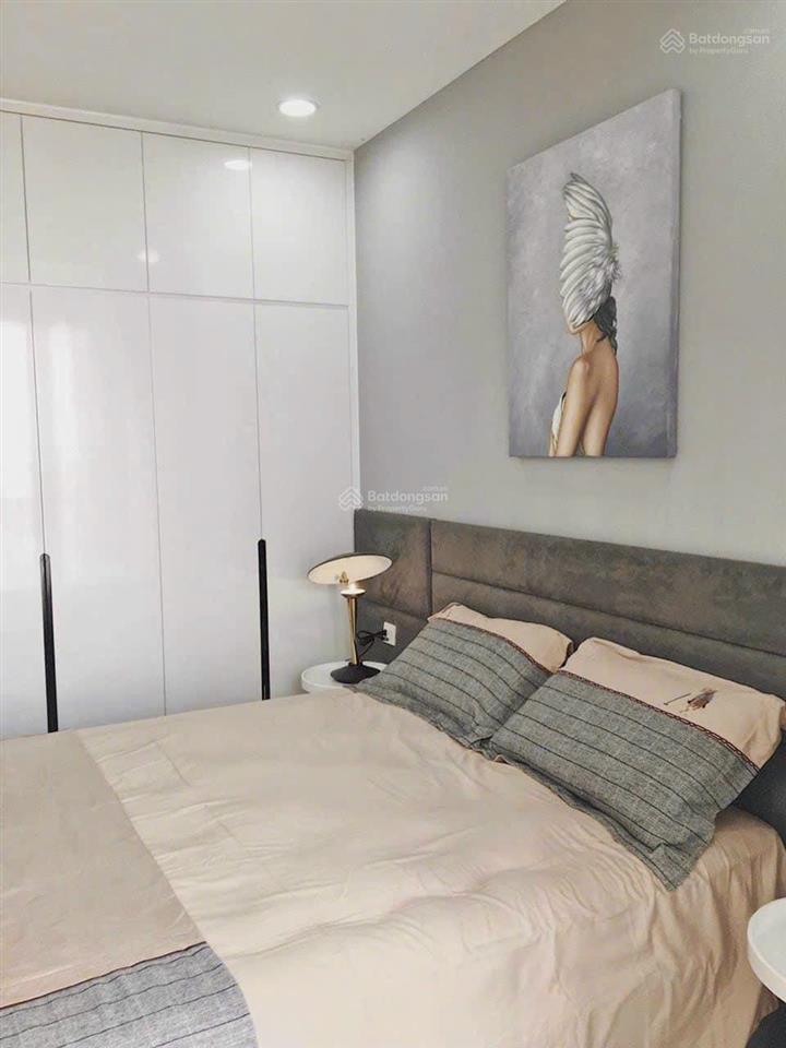 Chính chủ cho thuê gấp chcc the gold view dt 80m2, 2pn, 2wc, giá 18tr/th.  0961 663 *** (thịnh)