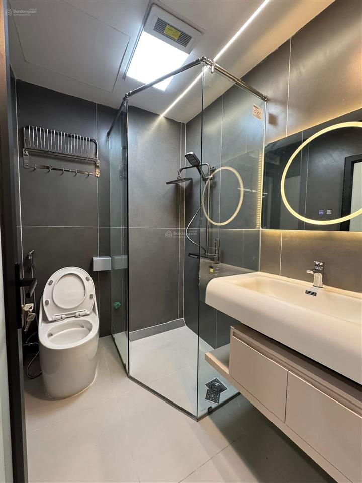 Nhà ngọc hà 50m*7t, mt 4m, thang máy, thông sàn, mặt ngõ 2m, 20m ra phố, qh ổn định, về ở ngay