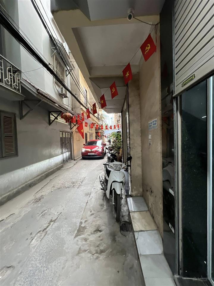 Nhà c4 nguyễn văn huyên 90m2, mt 5.3m, ngõ 3.5m, ô tô vào nhà, gần phố, 2 thoáng, sổ vuông nở hậu
