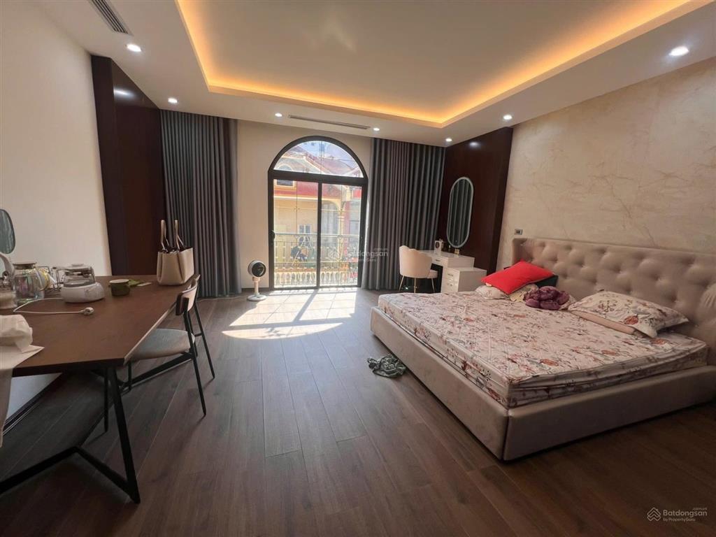 Nhà 7 tầng mp linh lang, 86m2, 3 thoáng, vỉa hè, kinh doanh, cho thuê, dòng tiền, tặng nội thất xịn