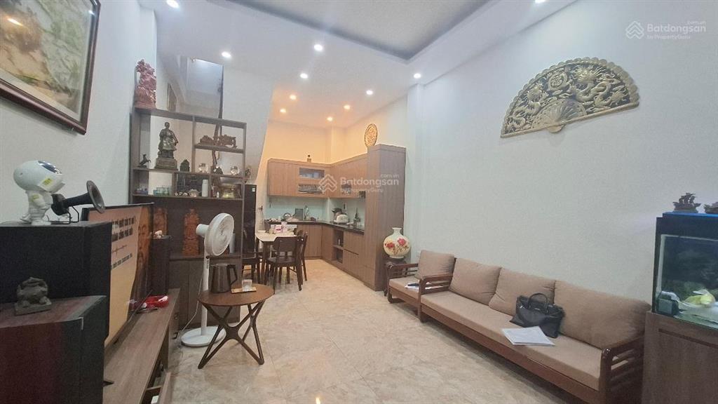 Nhà ngõ 209 đội cấn 36m*5t, mt 3.9m, ngõ rộng 2.5m, 2 mặt ngõ, 2 thoáng, gần phố, về ở ngay 8.7 tỷ