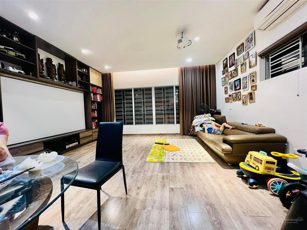 Nhà phố vạn bảo 70m2*6t, mt 6.3m, ngõ rộng 6m, ô tô tránh, thang máy ngõ thông 2 thoáng, về ở ngay