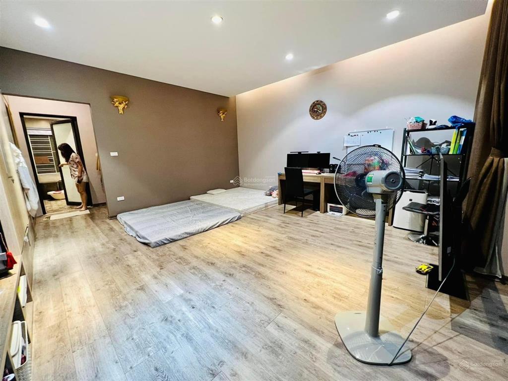 Nhà phố vạn bảo 70m2*6t, mt 6.3m, ngõ rộng 6m, ô tô tránh, thang máy ngõ thông 2 thoáng, về ở ngay