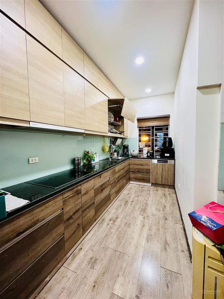 Nhà phố vạn bảo 70m2*6t, mt 6.3m, ngõ rộng 6m, ô tô tránh, thang máy ngõ thông 2 thoáng, về ở ngay
