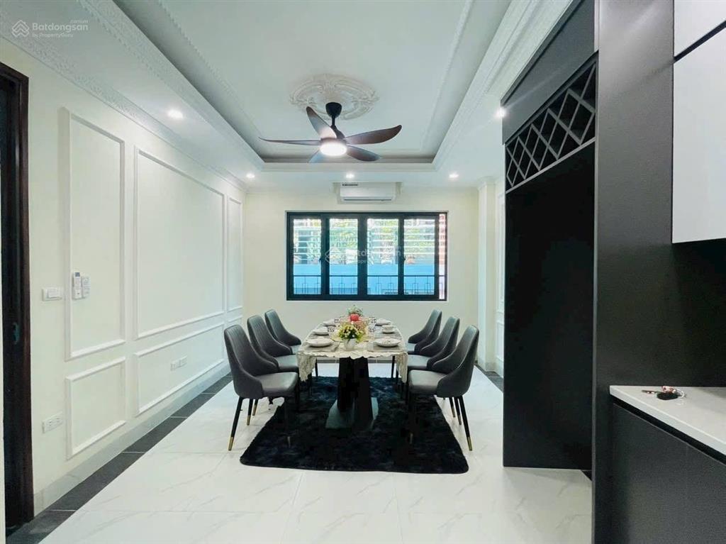 Cho thuê nhà phố đào tấn 45m2, mt 4.8m, 6 tầng, thông sàn, thang máy, ngõ 5m, ô tô vào nhà, gần phố