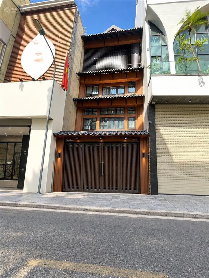 Cho thuê mp bùi thị xuân 150m2, 4 tầng, vỉa hè rộng, chấp nhận nhà hàng, gần ngã tư trần nhân tông