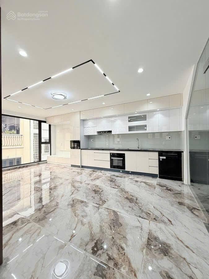 Nhà mới tinh lạc long quân 62m2, 6 tầng, thang máy, ngõ 2.3m, căn góc 2 mặt ngõ, 20m ra ô tô tránh