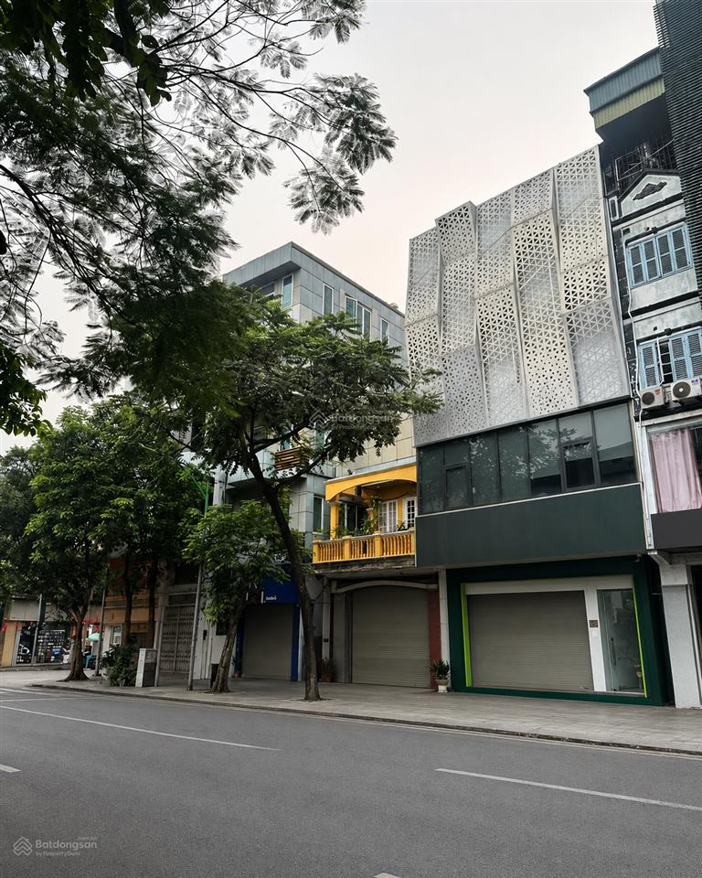 Thuê nhà mp phố huế 130m2, mt 7.8m, 4 tầng, vỉa hè rộng 5m, thông sàn, vị trí đắc địa, gần hàng bài