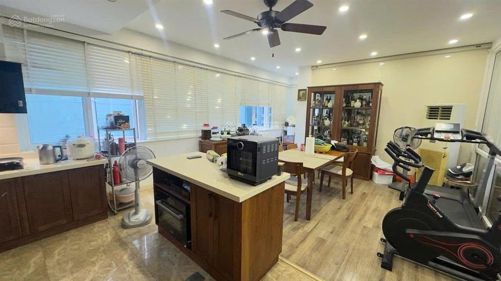Nhà phố thụy khuê 180m2, mt 9m, 7 tầng, thang máy, ngõ rộng 8m, 2 ô tô tránh, vỉa hè, gần hồ tây