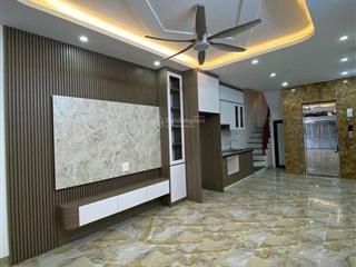 Nhà thị trấn trôi  5 tầng thang máy  ngõ thông ô tô qua nhà
dt 45m  5 tầng 8.x tỷ vị tr