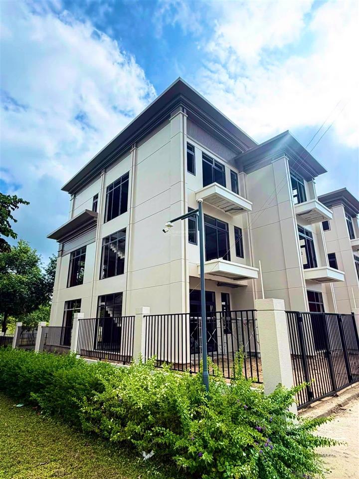 Chỉ 15,9 tỷ  biệt thự 300m² cạnh trung tâm hành chính tỉnh bình dương, đã có nhà, có sổ.
