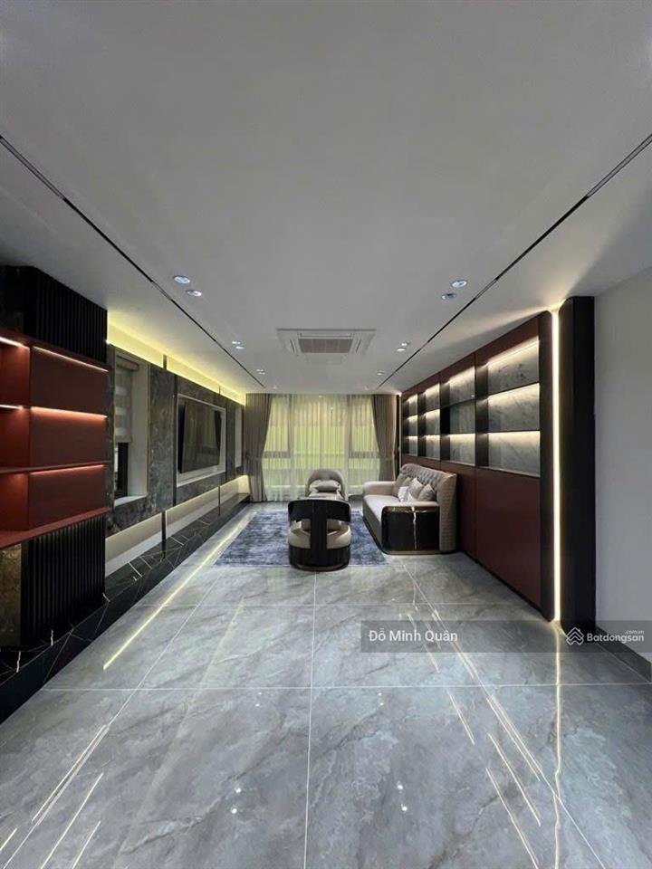 Nguyễn văn cừ lô góc 3 thoáng 8 tầng thang máy, ô to tránh đỗ xe ngày đêm, 300m ra mặt phố