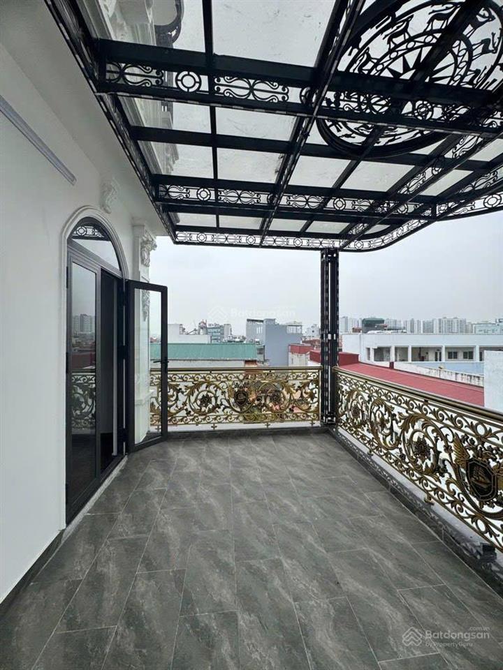 Cổ linh 55m 7 tầng thang máy  vỉa hè ô tô tránh  kinh doanh đỉnh  cách aeon chỉ vài bước chân