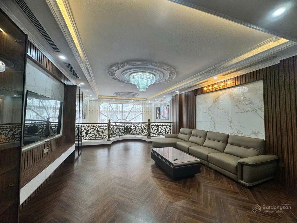 Cổ linh 55m 7 tầng thang máy  vỉa hè ô tô tránh  kinh doanh đỉnh  cách aeon chỉ vài bước chân