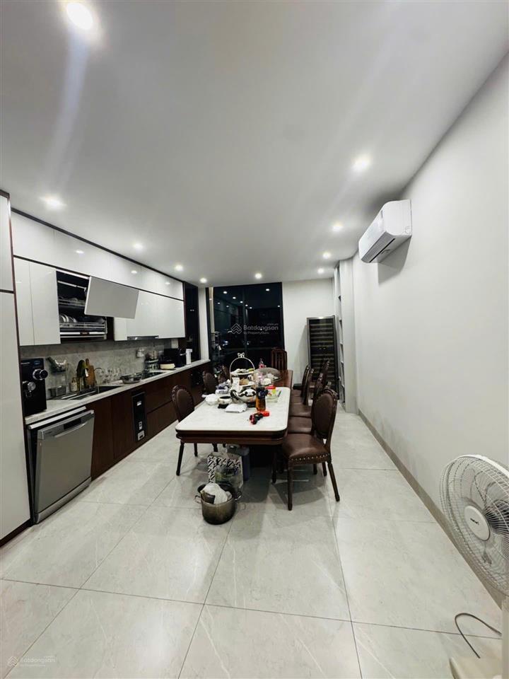 Hồng tiến 9 tầng thang máy, vỉa hè 5m, view thoáng vĩnh viễn