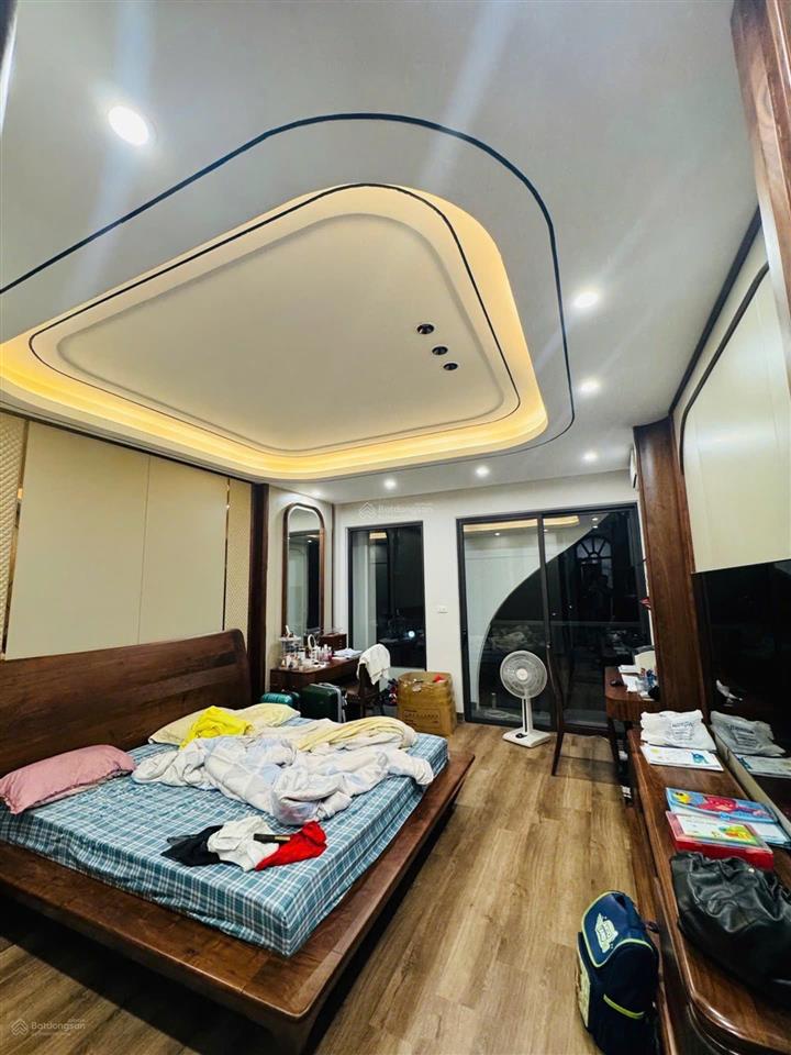 Hồng tiến 9 tầng thang máy, vỉa hè 5m, view thoáng vĩnh viễn