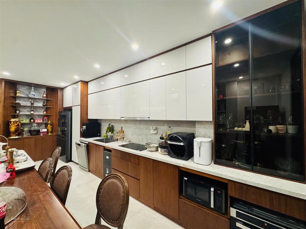 Hồng tiến 9 tầng thang máy, vỉa hè 5m, view thoáng vĩnh viễn