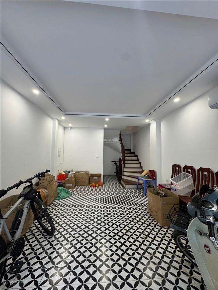 Hồng tiến 9 tầng thang máy, vỉa hè 5m, view thoáng vĩnh viễn