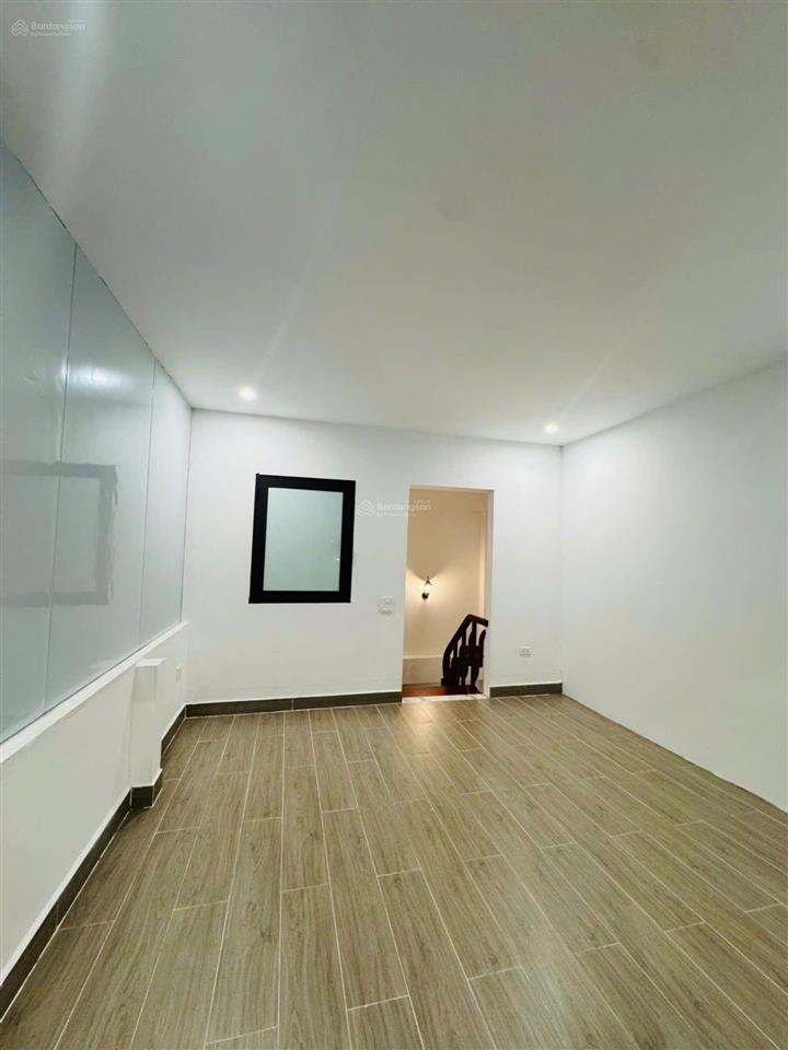 Hồng tiến 9 tầng thang máy, vỉa hè 5m, view thoáng vĩnh viễn