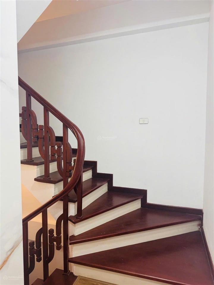 Hồng tiến 9 tầng thang máy, vỉa hè 5m, view thoáng vĩnh viễn