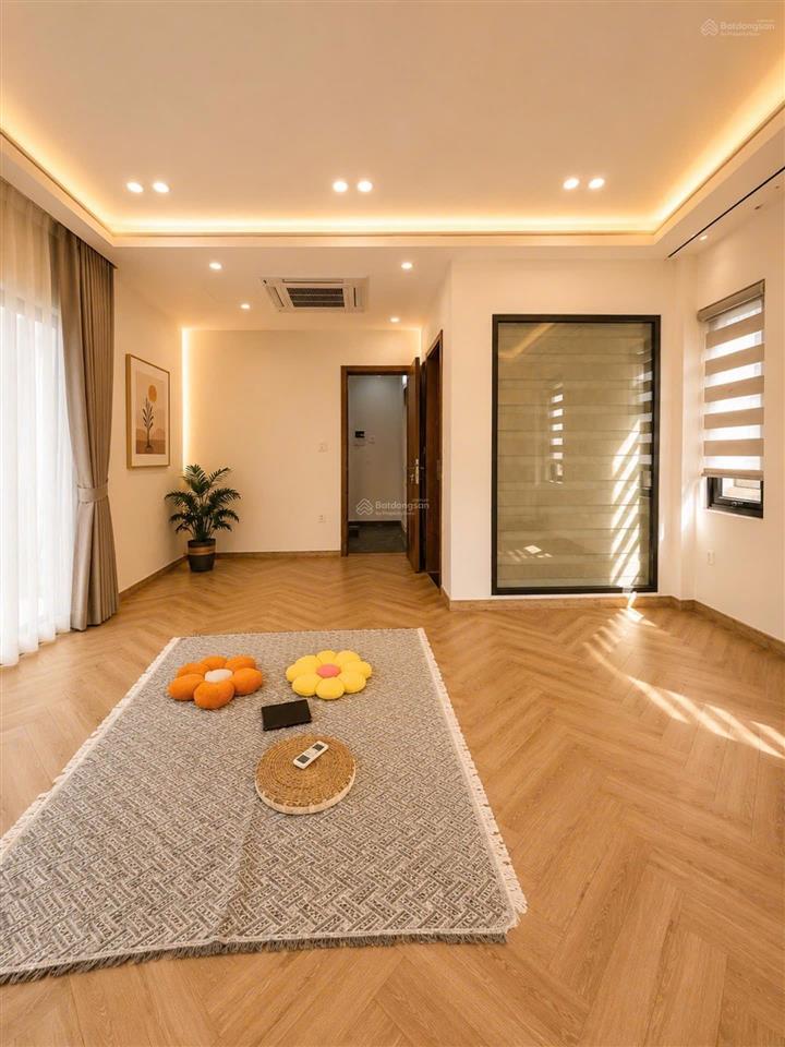 Cổ linh 55m 7t thang máy lô góc vỉa hè kinh doanh sát aeon đón sóng hạ tầng