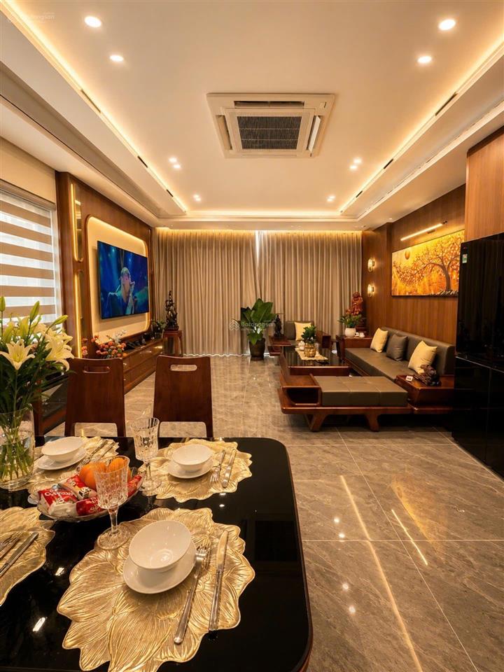 Cổ linh 55m 7t thang máy lô góc vỉa hè kinh doanh sát aeon đón sóng hạ tầng