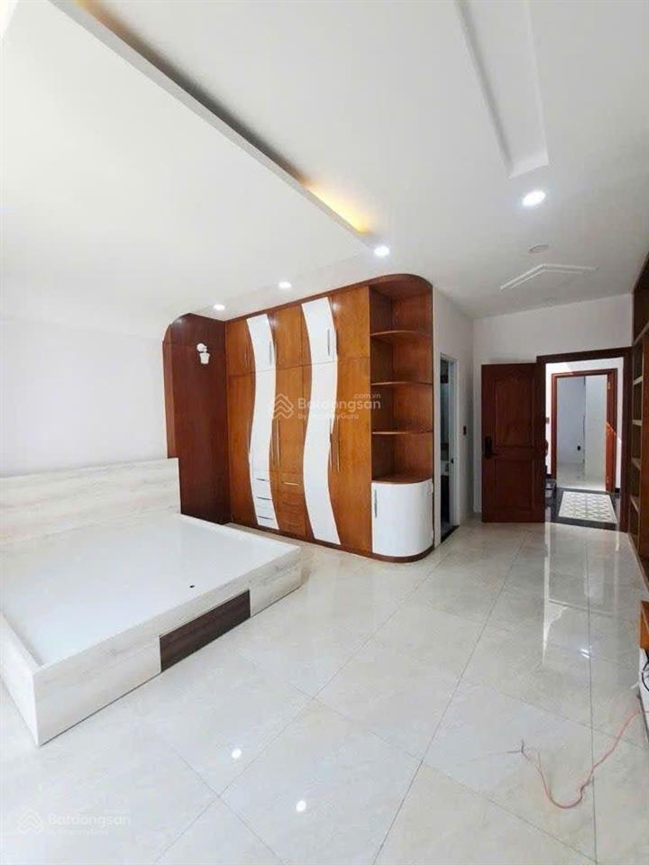 Nhà 3 tầng, lê văn quới mặt tiền 10m kinh doanh tốt