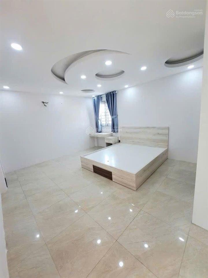 Nhà 3 tầng, lê văn quới mặt tiền 10m kinh doanh tốt