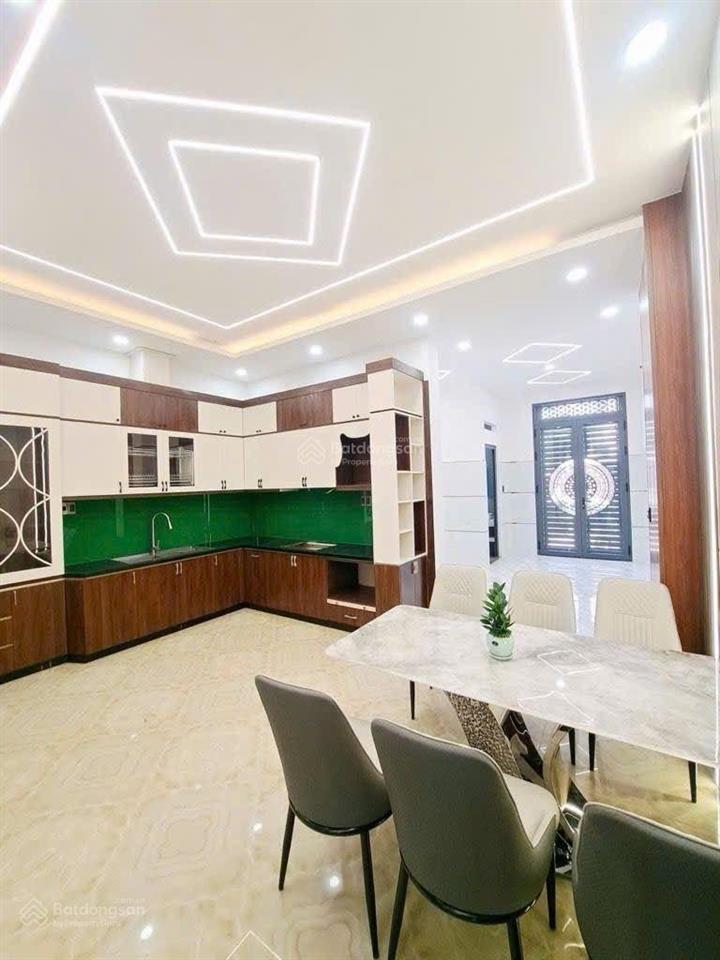 Nhà 3 tầng, lê văn quới mặt tiền 10m kinh doanh tốt