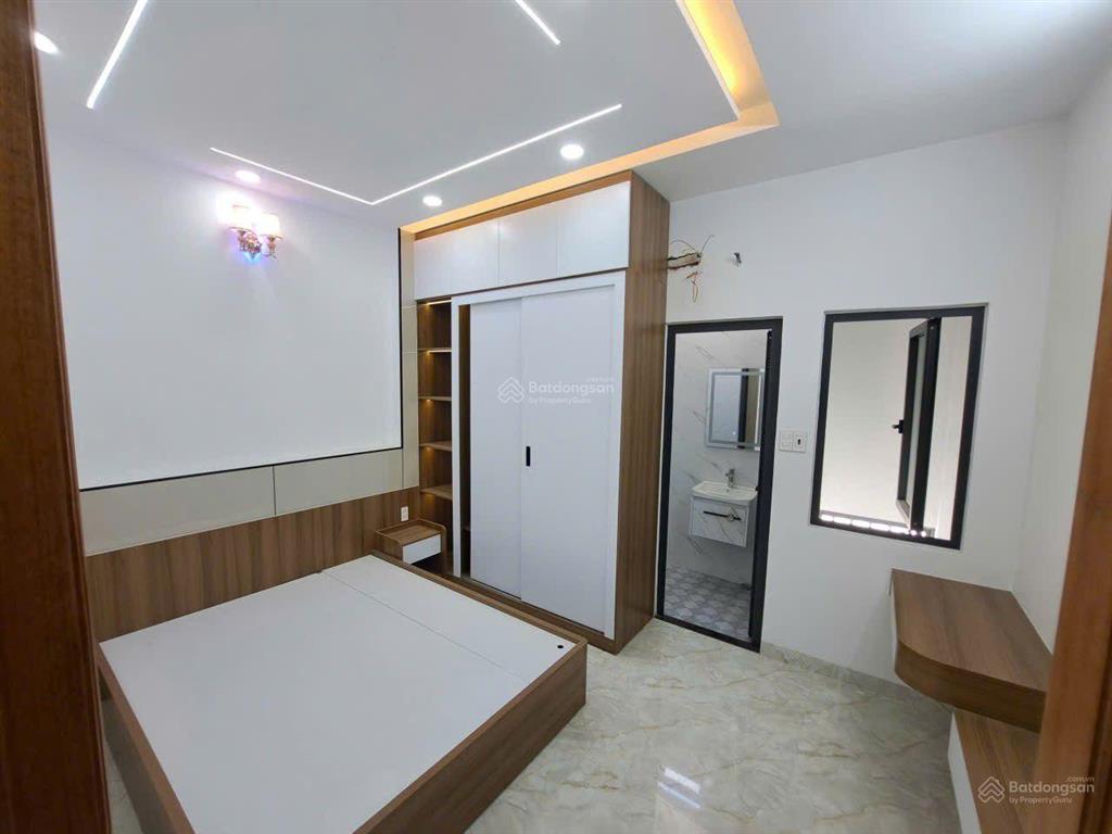 Nhà mới đẹp lung linh 5 tầng full nội gần ngã tư 4 xã giáp hòa bình, lũy bán bích