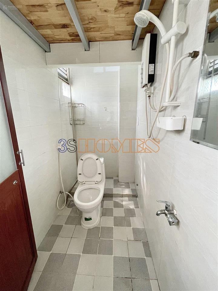Phòng view 2 cửa sổ gần ngã tư bảy hiền, sân bay, cmt8, lý thường kiệt, bv thống nhất