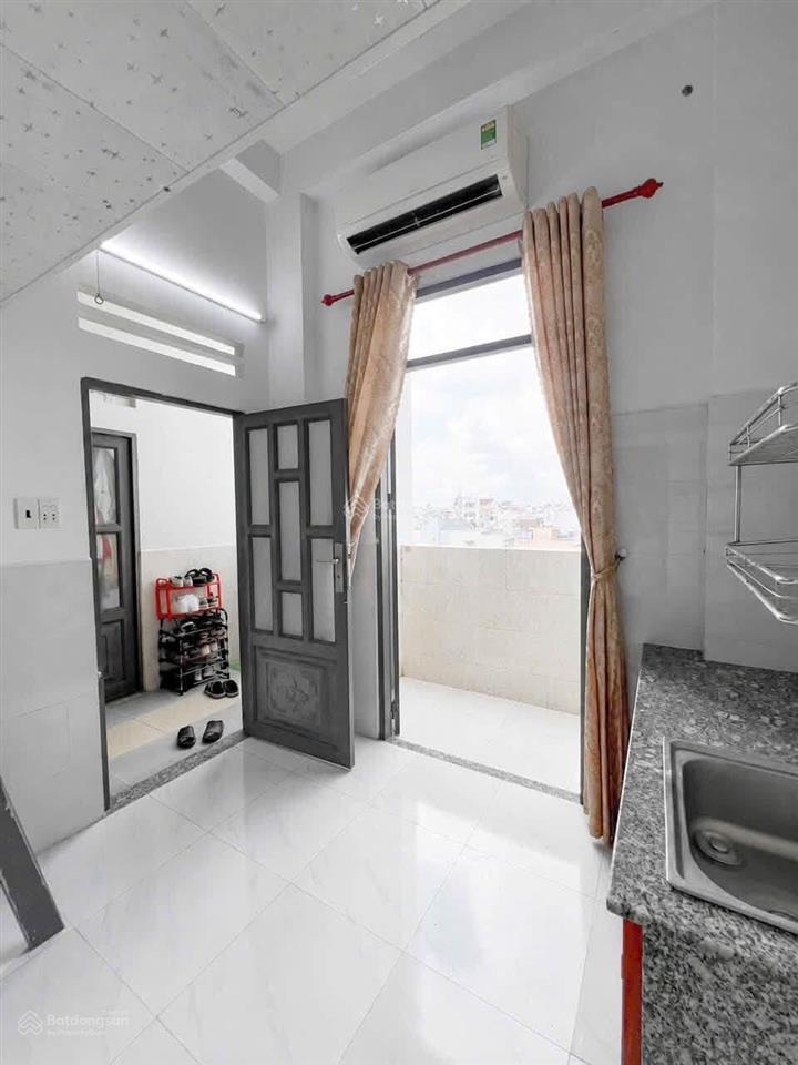 Phòng ban công siêu thoáng gần nguyễn văn lượng, lê đức thọ, nguyễn oanh