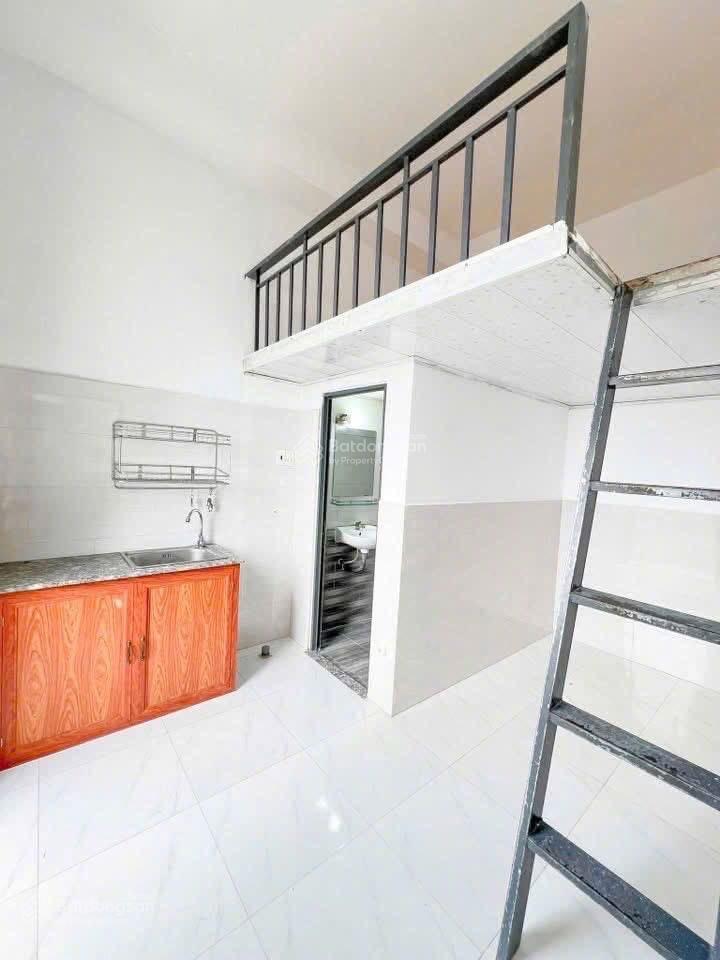 Phòng ban công siêu thoáng gần nguyễn văn lượng, lê đức thọ, nguyễn oanh