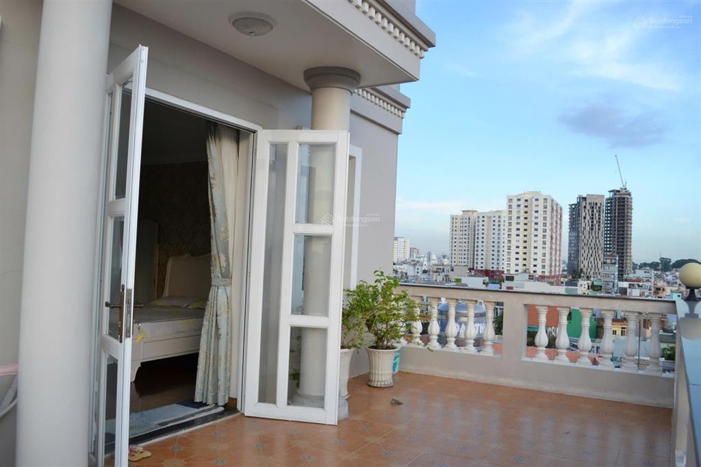 Bán căn nhà mặt tiền võ trường toản