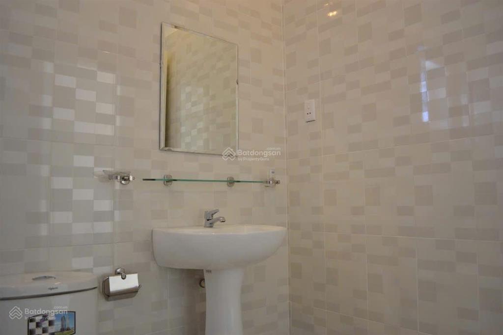 Bán căn nhà mặt tiền võ trường toản