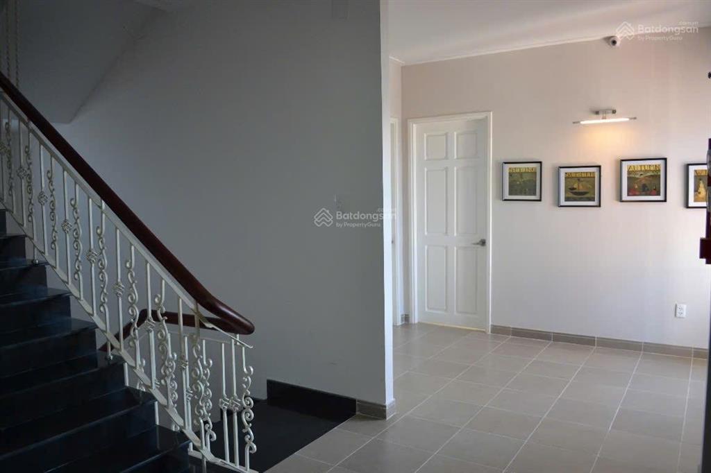 Bán căn nhà mặt tiền võ trường toản