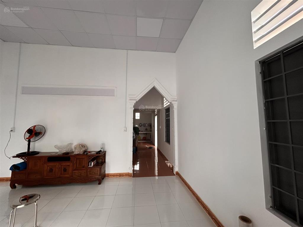 Cho thuê nhà chính chủ 8x40m vào ở hay kinh doanh ngay, mặt tiền đường 733 nguyễn tất thành